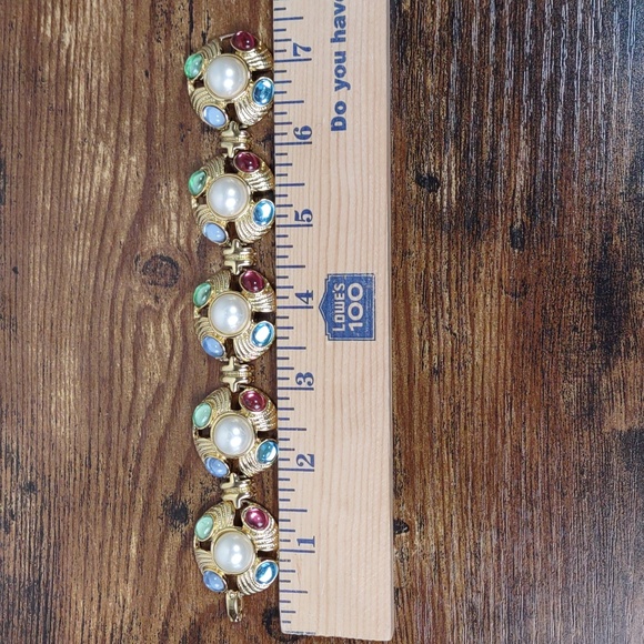 Goldtone Linked Bracelet - Picture 3 of 5